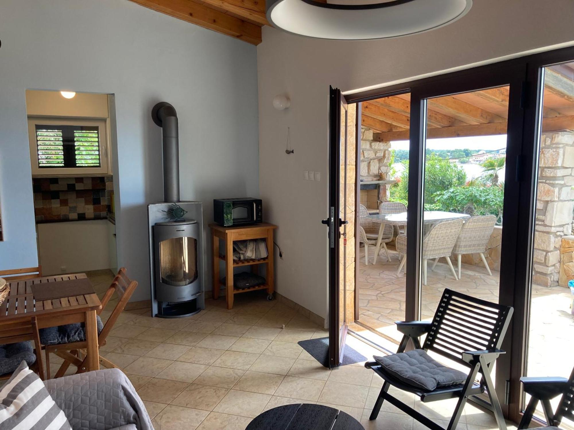 Karigador Beach House Exterior photo